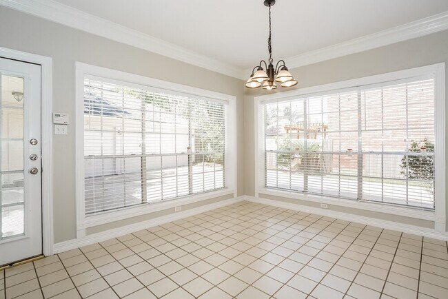 19427 Atasca Oaks Dr in Humble, TX - Foto de edificio - Building Photo