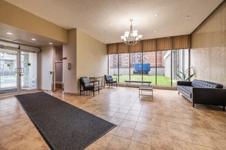 Windfields in Ottawa, ON - Building Photo - Lobby