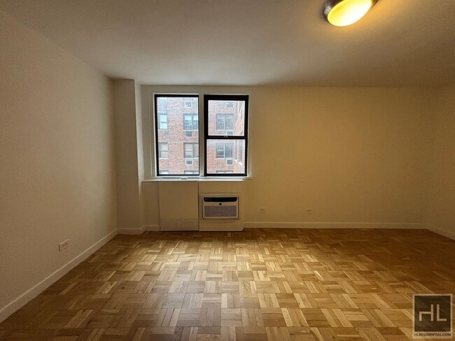 East 79th Street, Unit 8W