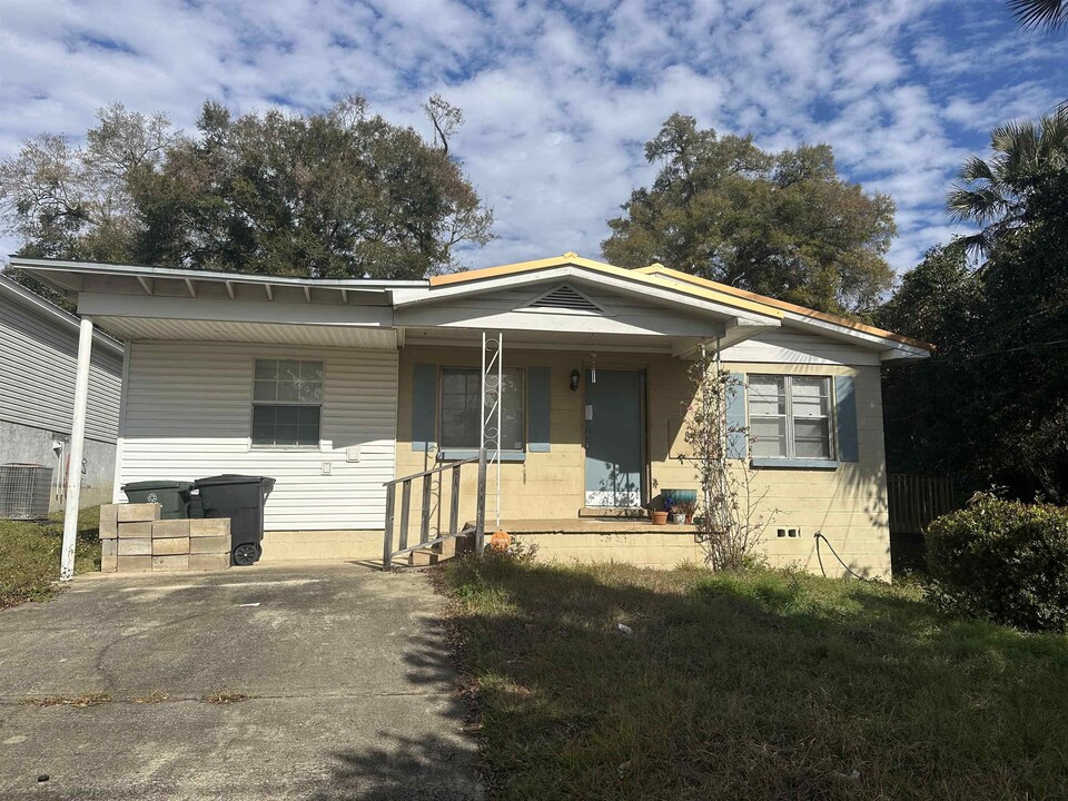 844 Dent St in Tallahassee, FL - Building Photo