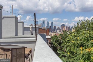 1333 S Cleveland St, Unit Rear room 2nd floor in Philadelphia, PA - Building Photo
