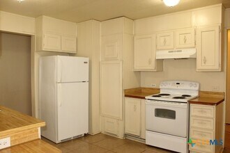 1301 Anna Lee Dr in Killeen, TX - Foto de edificio - Building Photo