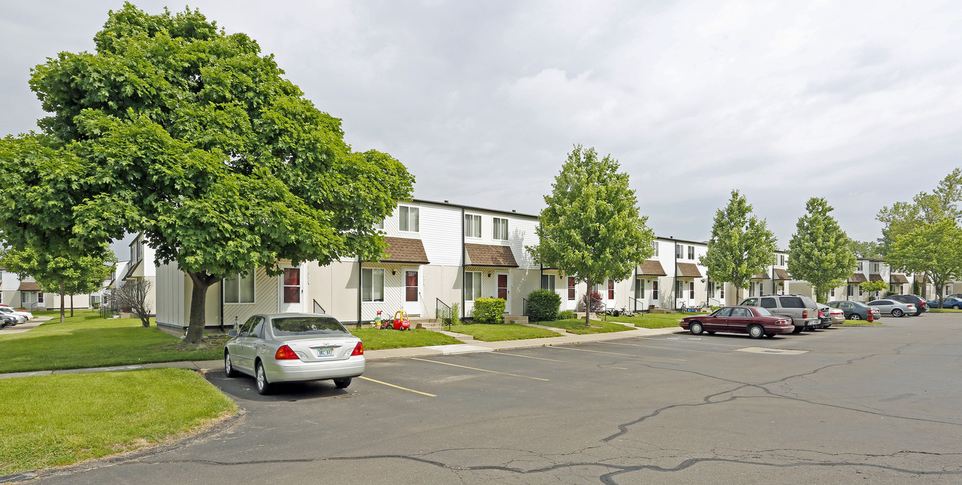 Autumn Woods in Sterling Heights, MI - Foto de edificio