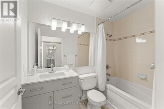 3515-3515 Kariya Dr in Mississauga, ON - Building Photo - Building Photo