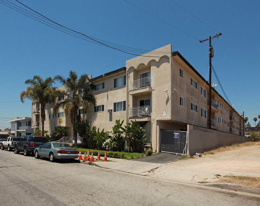 3627 W 104th St in Inglewood, CA - Foto de edificio