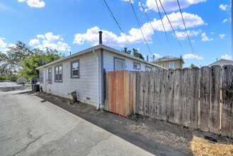 607 Webster St in Fairfield, CA - Building Photo - Building Photo