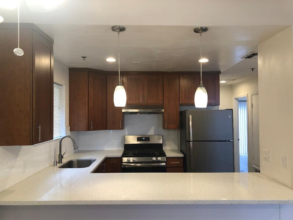 510 N Curtis Ave in Alhambra, CA - Foto de edificio