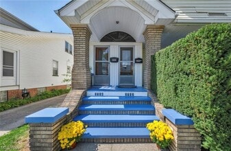 3702 W 135th St in Cleveland, OH - Building Photo - Building Photo