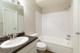 Tivoli Apartments in Columbus, OH - Building Photo - Building Photo