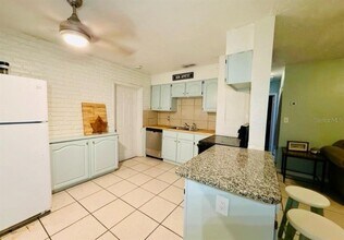 7725 Mandarin Dr in Orlando, FL - Building Photo - Building Photo