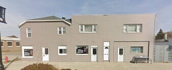 500 W Main St in La Porte City, IA - Building Photo