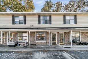 6247 Lucille Dr in North Charleston, SC - Building Photo