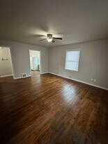 8705 E Smart Ave in Independence, MO - Building Photo