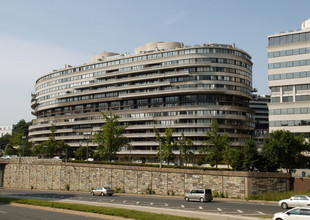 Watergate East Residences in Washington, DC - Foto de edificio - Building Photo
