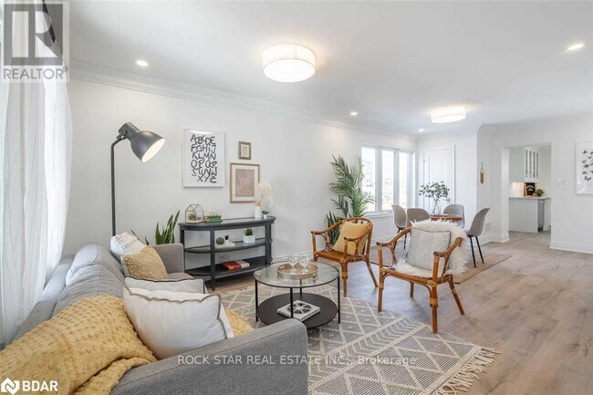 1 Edward St in Hamilton, ON - Building Photo - Building Photo