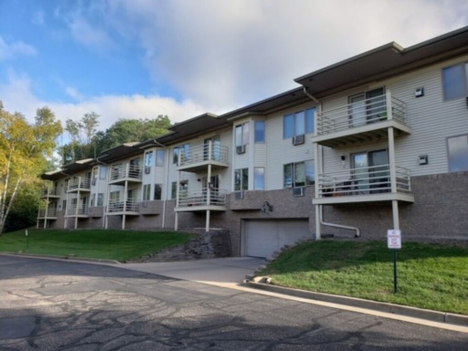 Oak Ridge Apartments in Eau Claire, WI - Foto de edificio