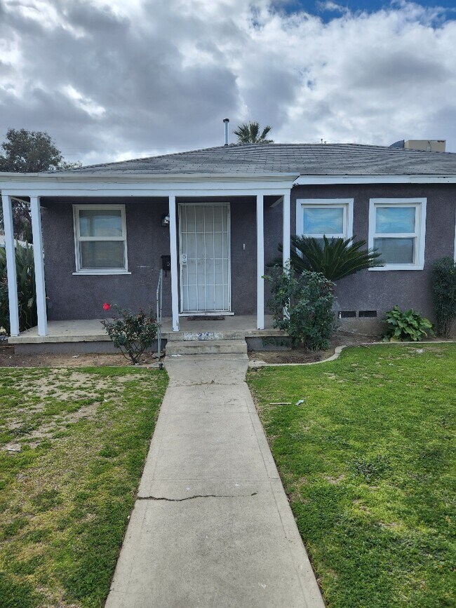 231 Bernard St Rentals in Bakersfield, CA