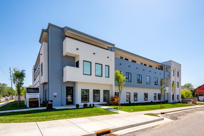 Clay Street Commons in Nashville, TN - Foto de edificio - Building Photo