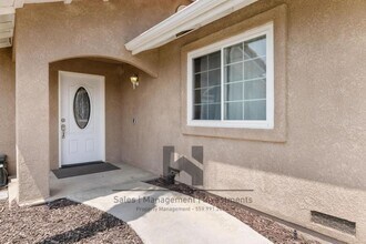 2651 Elsinore St in Tulare, CA - Building Photo - Building Photo