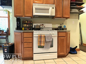 930 W Gunnison St, Unit 1 in Chicago, IL - Foto de edificio - Building Photo