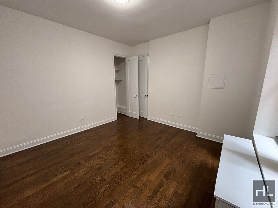WEST 58 STREET in New York, NY - Building Photo