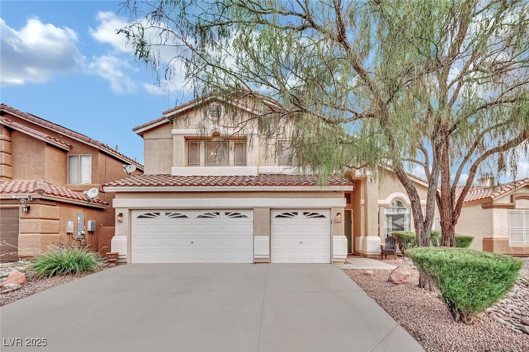 1572 Bozeman Dr in Henderson, NV - Building Photo