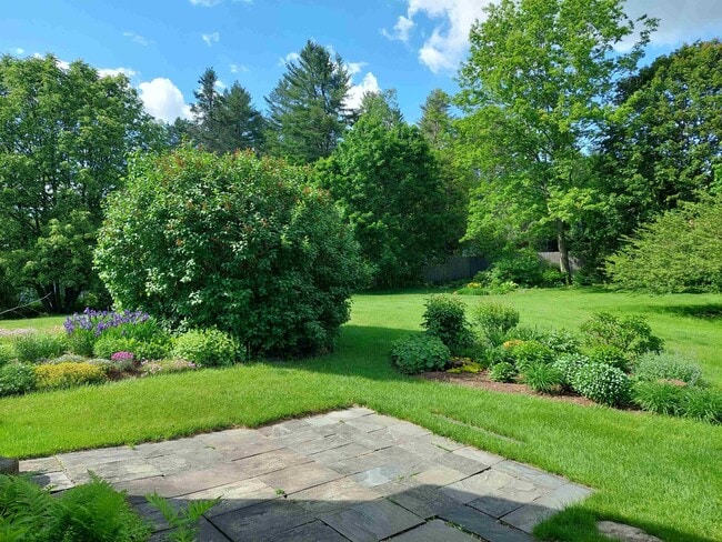 3292 Vermont Rte 100 in Londonderry, VT - Building Photo - Building Photo