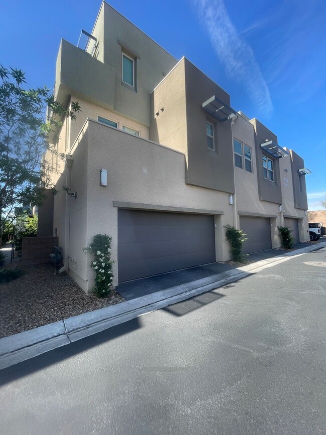property at 11311 Glowing Ave