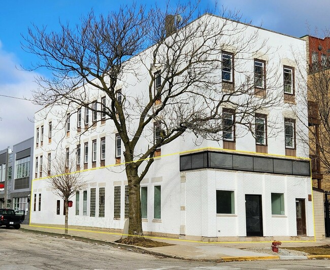 property at 449 N Elizabeth St