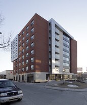 7001 Du Parc Av in Montréal, QC - Building Photo