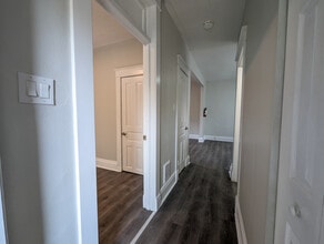2-bedroom unit in quiet house, close to Ki in Kitchener, ON - Building Photo - Building Photo