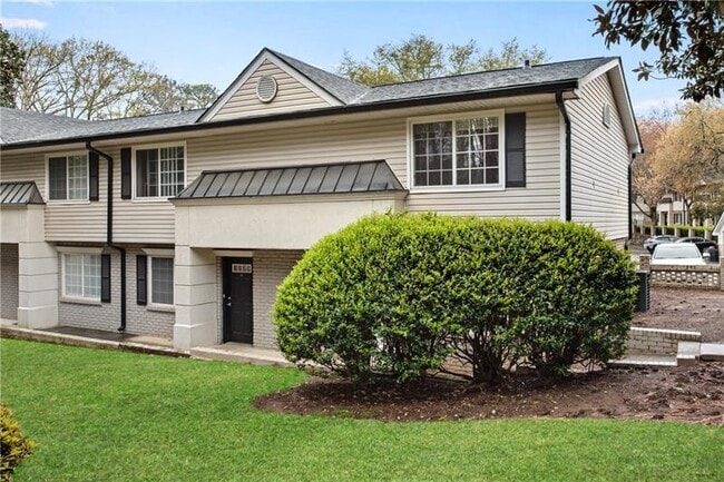 6940 Roswell Rd in Atlanta, GA - Building Photo - Building Photo