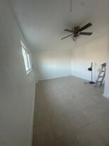 6571 Osborne Dr, Unit Efficiency unit in Lantana, FL - Building Photo