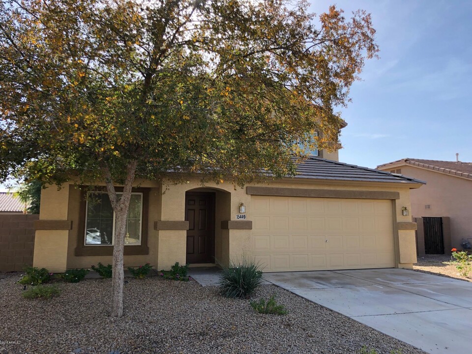 15449 W Mercer Ln in Surprise, AZ - Building Photo