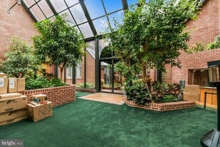 1080 Wisconsin Ave NW in Washington, DC - Building Photo