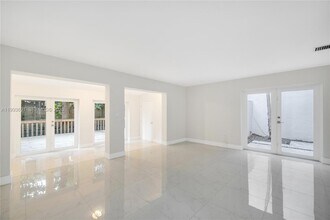 3056 Shipping Ave in Miami, FL - Building Photo - Building Photo