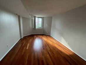 1024 N Utah St, Unit 518 in Arlington, VA - Building Photo - Building Photo