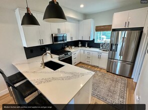 2400 S Delaware St in Denver, CO - Building Photo - Building Photo