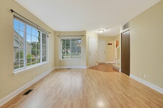 3184 Impressions Dr in Lake In The Hills, IL - Building Photo - Building Photo