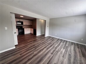 9049 Zito Dr in Niagara Falls, NY - Building Photo - Building Photo