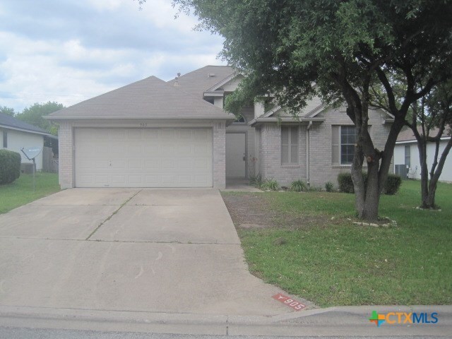 property at 905 Lantana Dr