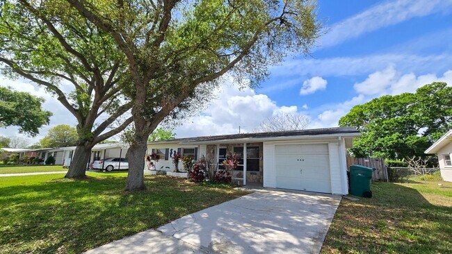 848 Clarke Ave