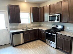 25456 Northpark Lake Dr in Porter, TX - Foto de edificio - Building Photo