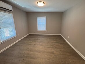 106 S Urbana Ave, Unit 1.5 in Urbana, IL - Building Photo - Building Photo