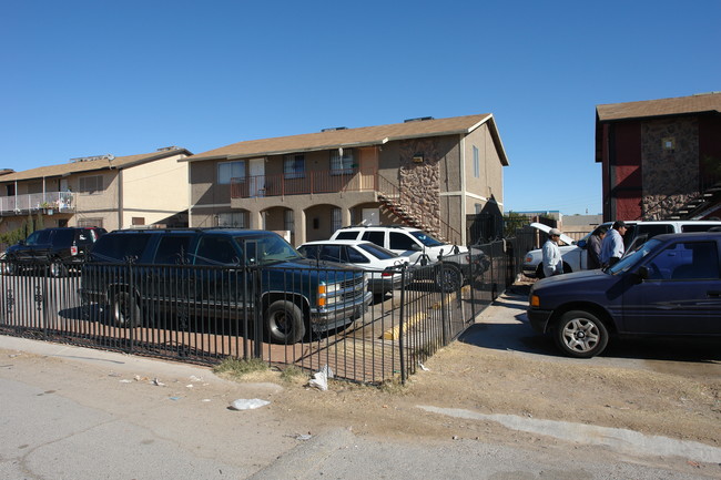 4260 Vornsand Dr in Las Vegas, NV - Foto de edificio - Building Photo