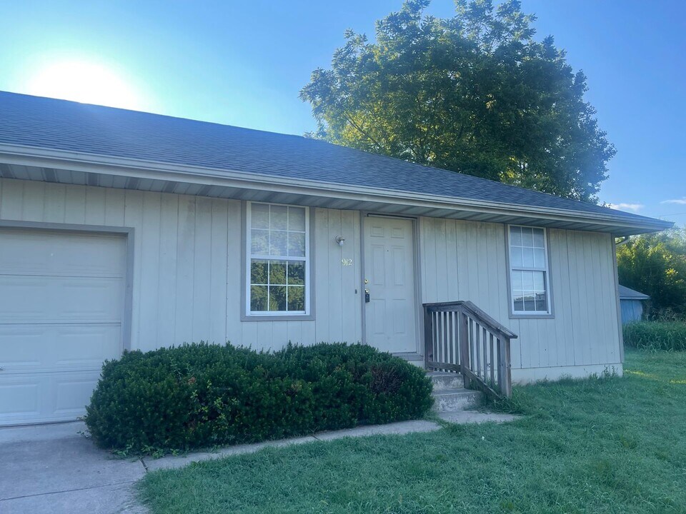 910-912 S Clifton Ave in Springfield, MO - Building Photo