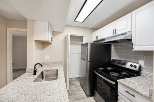 The Park at Avanti in Tampa, FL - Building Photo