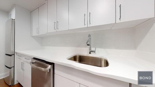 405 E 56th St in New York, NY - Building Photo - Building Photo