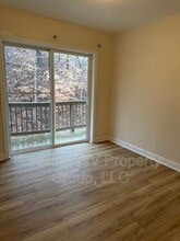 1811 Winding Hill Dr in Charleston, WV - Building Photo - Building Photo