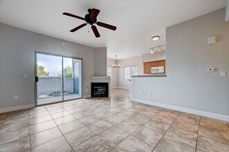 2113 ECHO BAY St in Las Vegas, NV - Building Photo - Building Photo